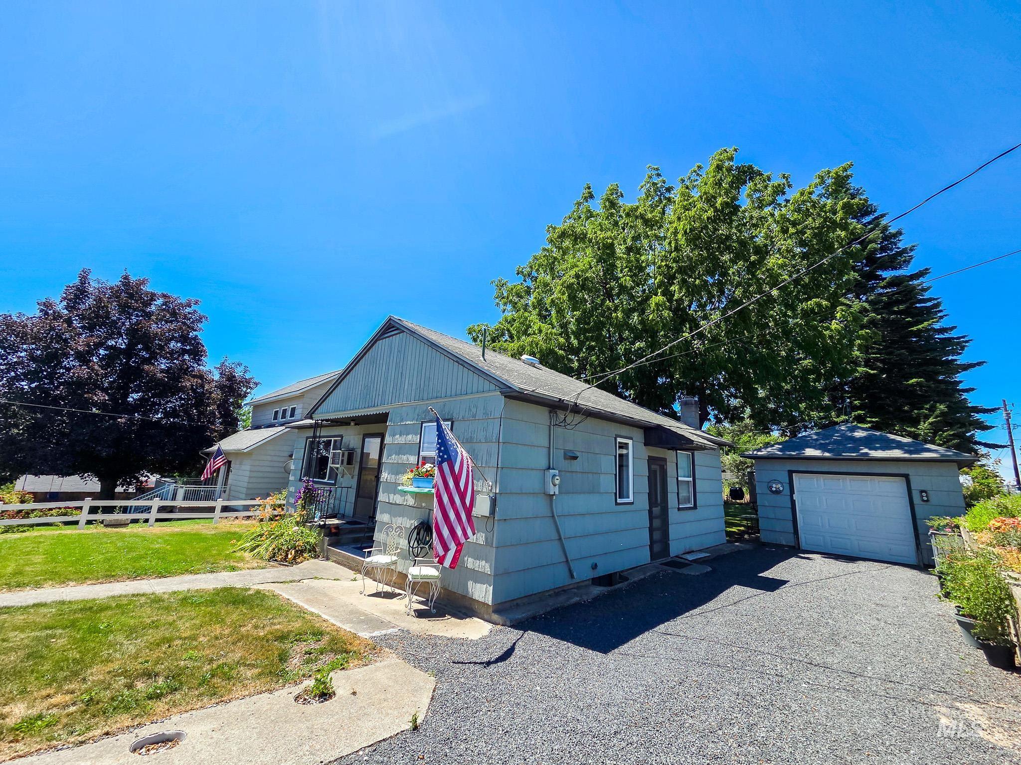 255 N Pine St, Genesee, Idaho 83832, 3 Bedrooms, 1.5 Bathrooms, Residential For Sale, Price $329,900,MLS 98993370