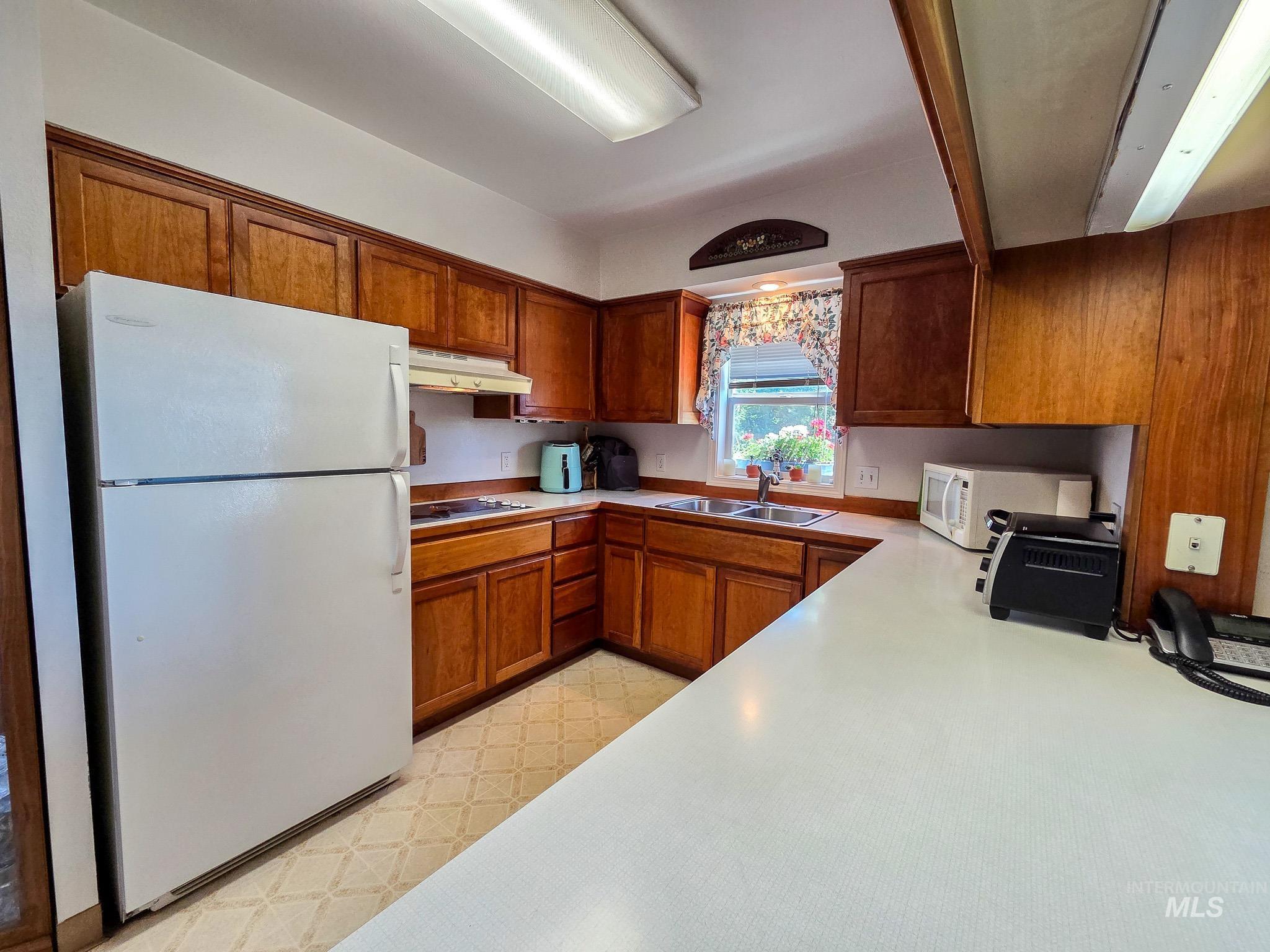 255 N Pine St, Genesee, Idaho 83832, 3 Bedrooms, 1.5 Bathrooms, Residential For Sale, Price $329,900,MLS 98993370