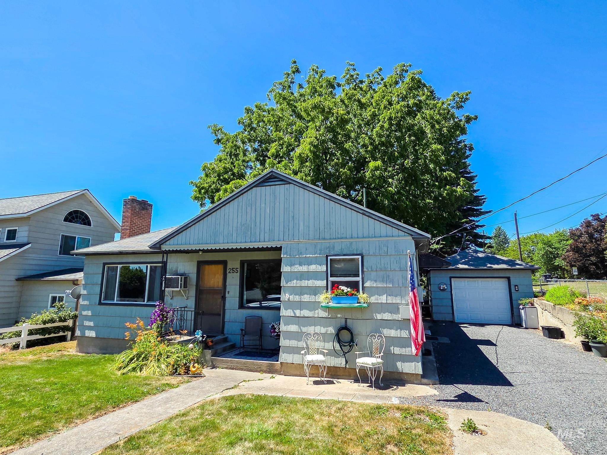 255 N Pine St, Genesee, Idaho 83832, 3 Bedrooms, 1.5 Bathrooms, Residential For Sale, Price $329,900,MLS 98993370