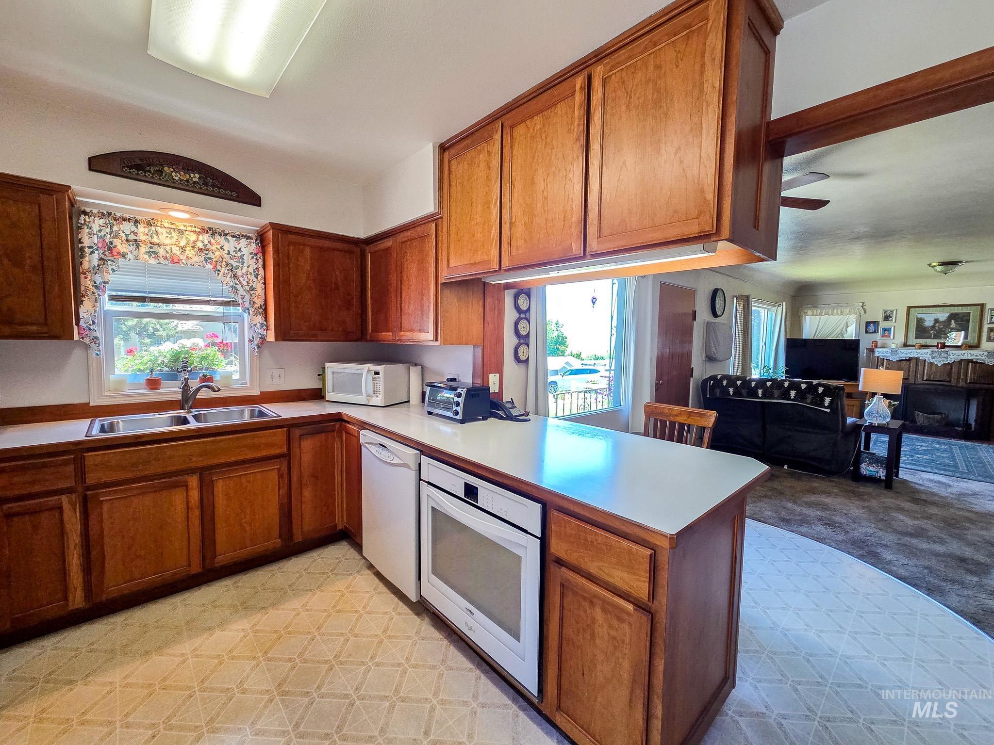 255 N Pine St, Genesee, Idaho 83832, 3 Bedrooms, 1.5 Bathrooms, Residential For Sale, Price $329,900,MLS 98993370