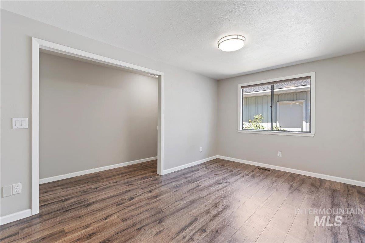 275 W Arrowrock Ln, Boise, Idaho 83706, 3 Bedrooms, 3 Bathrooms, Residential For Sale, Price $470,000,MLS 98993371
