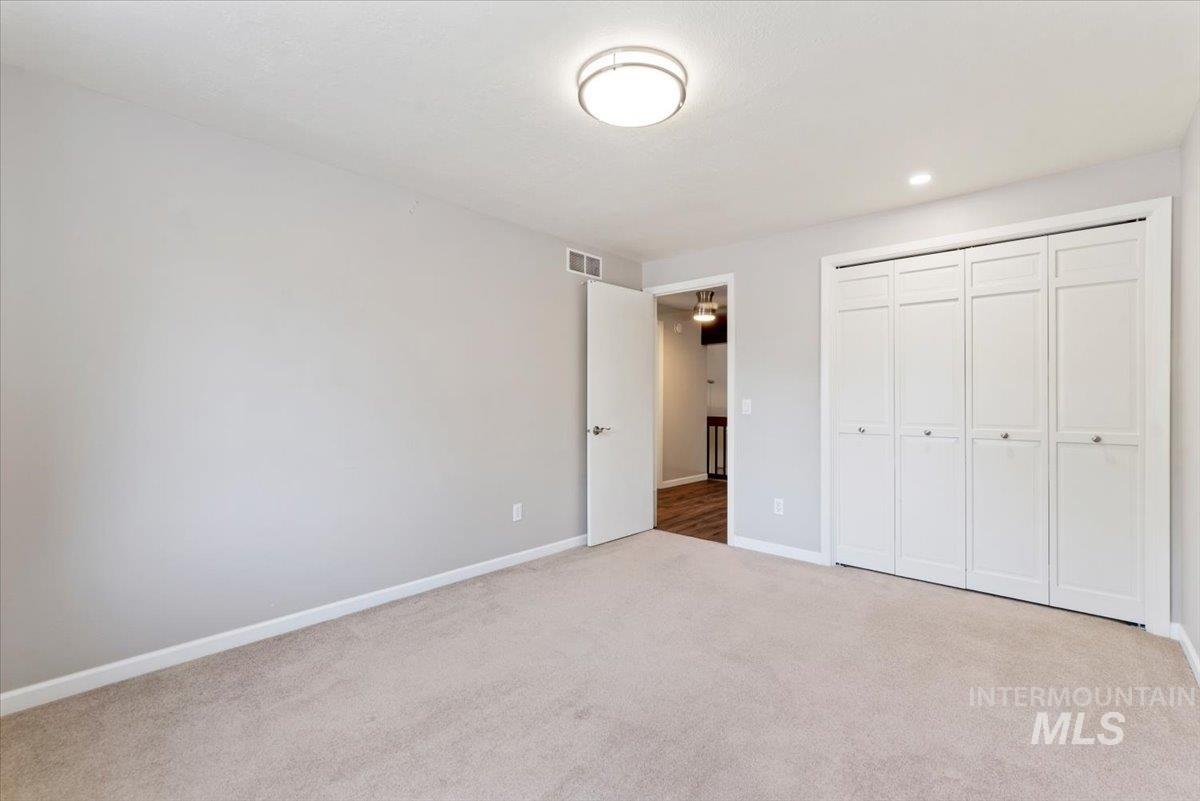 275 W Arrowrock Ln, Boise, Idaho 83706, 3 Bedrooms, 3 Bathrooms, Residential For Sale, Price $470,000,MLS 98993371
