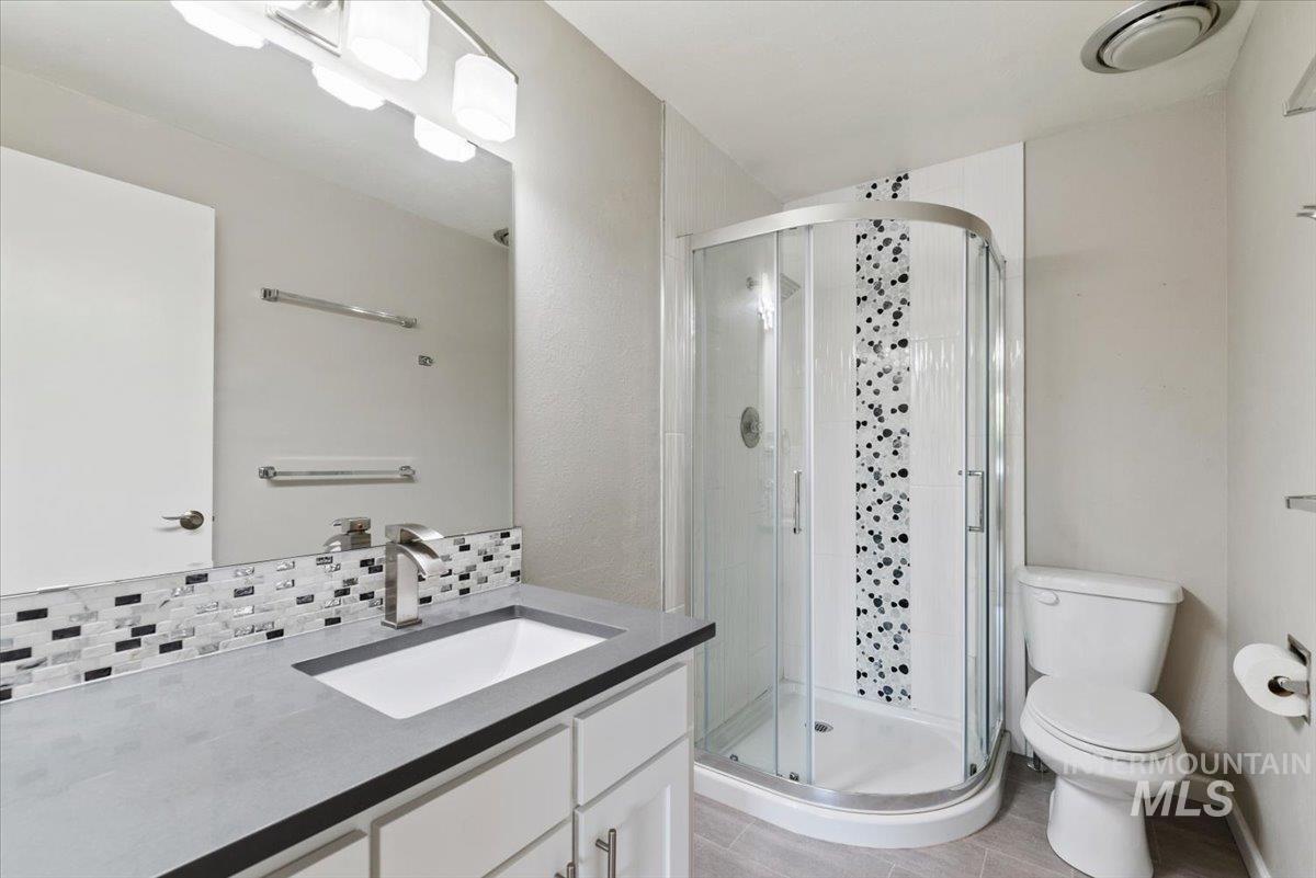 275 W Arrowrock Ln, Boise, Idaho 83706, 3 Bedrooms, 3 Bathrooms, Residential For Sale, Price $470,000,MLS 98993371