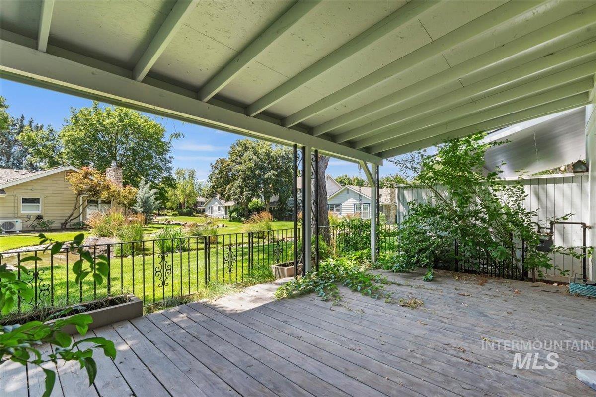 275 W Arrowrock Ln, Boise, Idaho 83706, 3 Bedrooms, 3 Bathrooms, Residential For Sale, Price $470,000,MLS 98993371