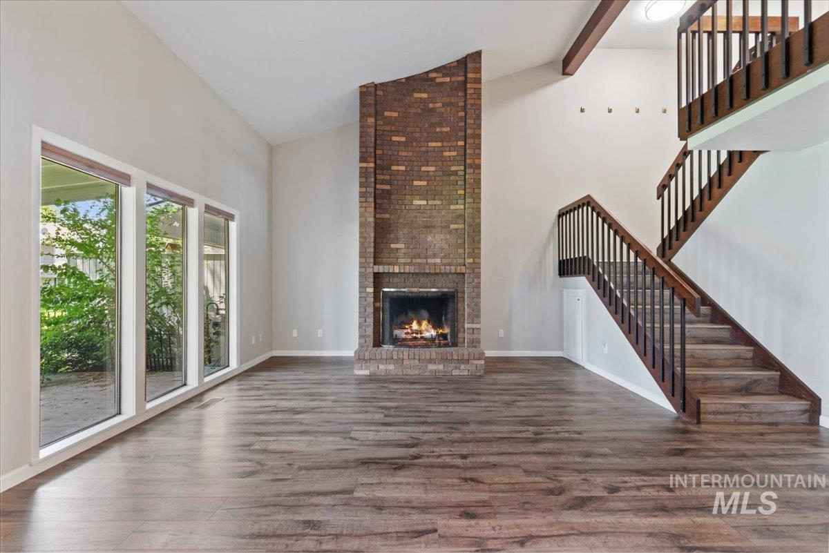 275 W Arrowrock Ln, Boise, Idaho 83706, 3 Bedrooms, 3 Bathrooms, Residential For Sale, Price $470,000,MLS 98993371