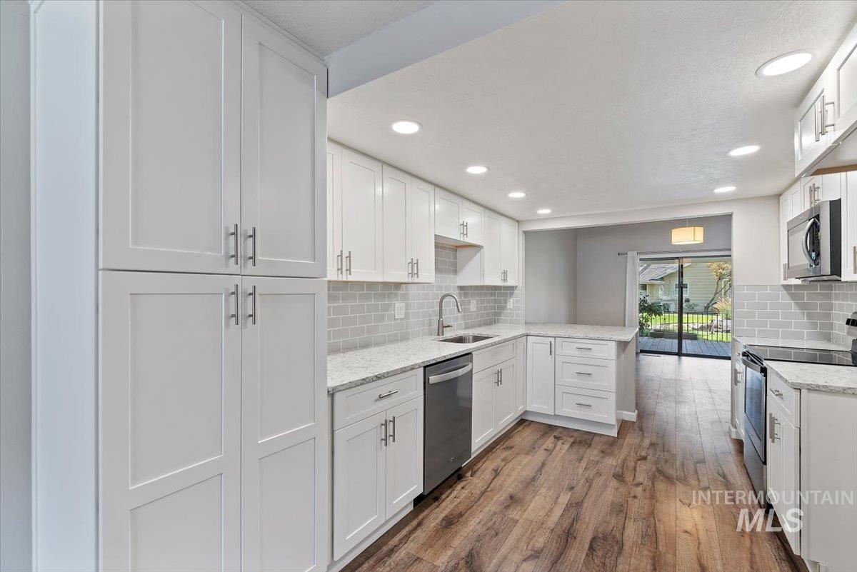 275 W Arrowrock Ln, Boise, Idaho 83706, 3 Bedrooms, 3 Bathrooms, Residential For Sale, Price $470,000,MLS 98993371