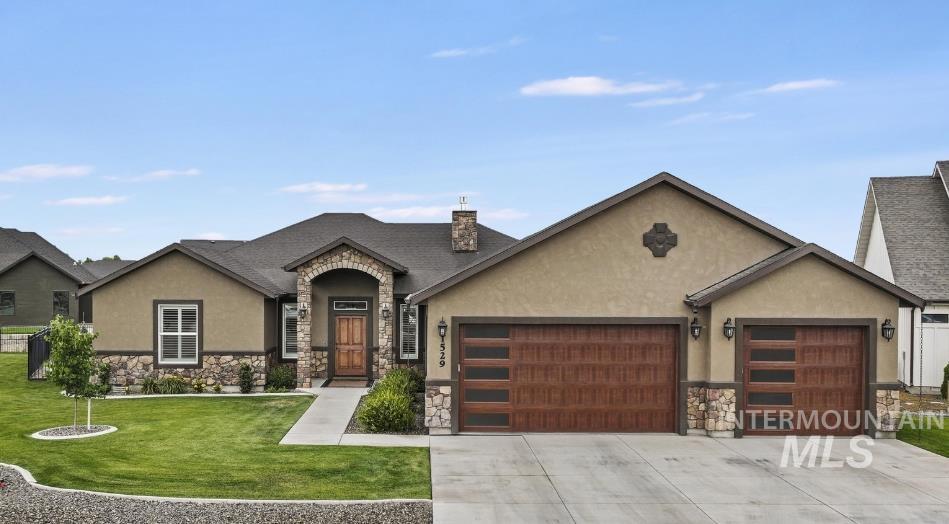 1529 Clear Creek Loop, Twin Falls, Idaho 83301, 5 Bedrooms, 3 Bathrooms, Residential For Sale, Price $725,000,MLS 98993374