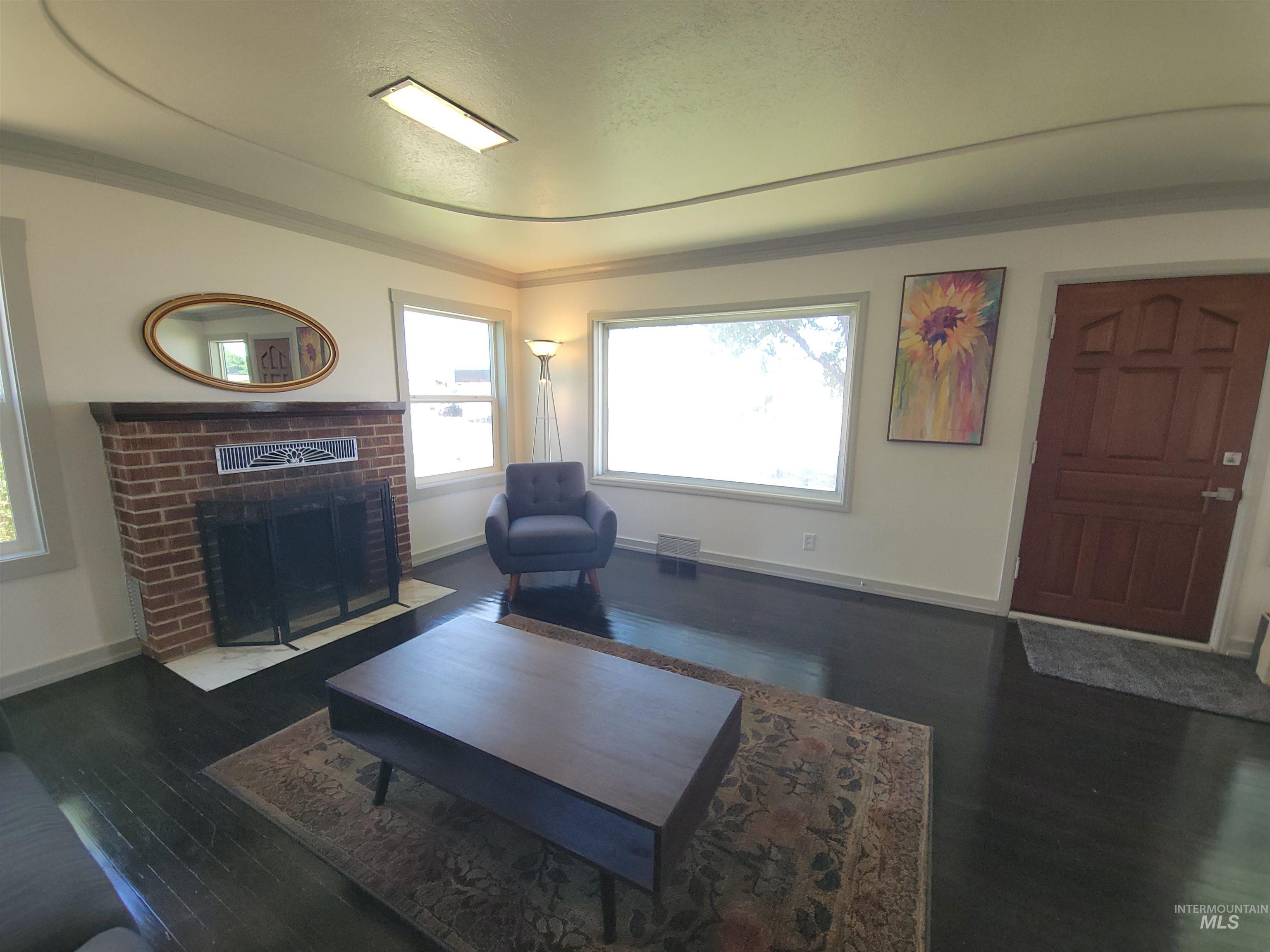 715 E Lincoln, Nampa, Idaho 83686, 3 Bedrooms, 1 Bathroom, Residential Income For Sale, Price $415,000, 98993377