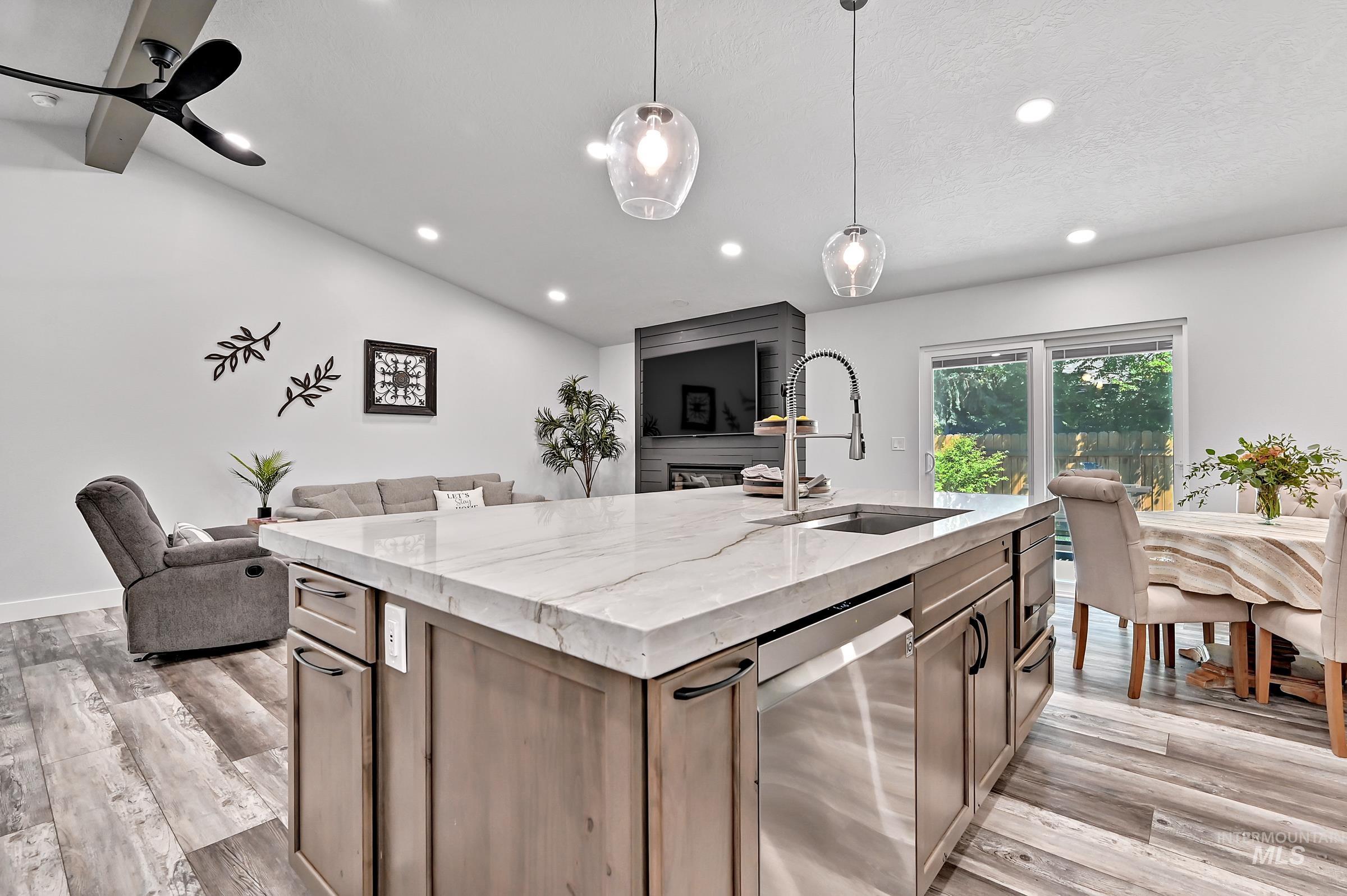 5579 N Rosepoint Way, Boise, Idaho 83713, 3 Bedrooms, 3 Bathrooms, Residential For Sale, Price $585,000, 98993378