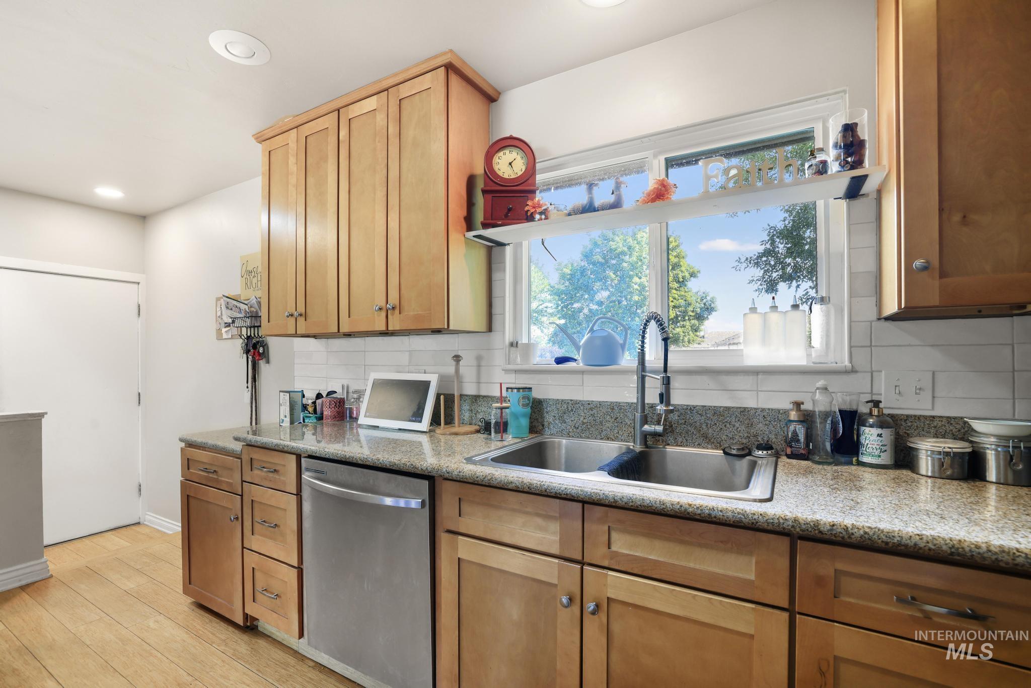471 Altair Dr, Twin Falls, Idaho 83301, 5 Bedrooms, 3 Bathrooms, Residential For Sale, Price $410,000, 98993379
