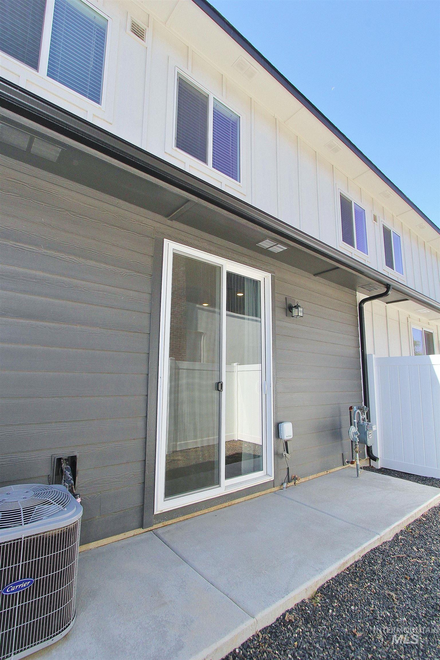 5044 E Woodward Ln, Nampa, Idaho 83687, 2 Bedrooms, 2.5 Bathrooms, Residential For Sale, Price $339,900,MLS 98993383