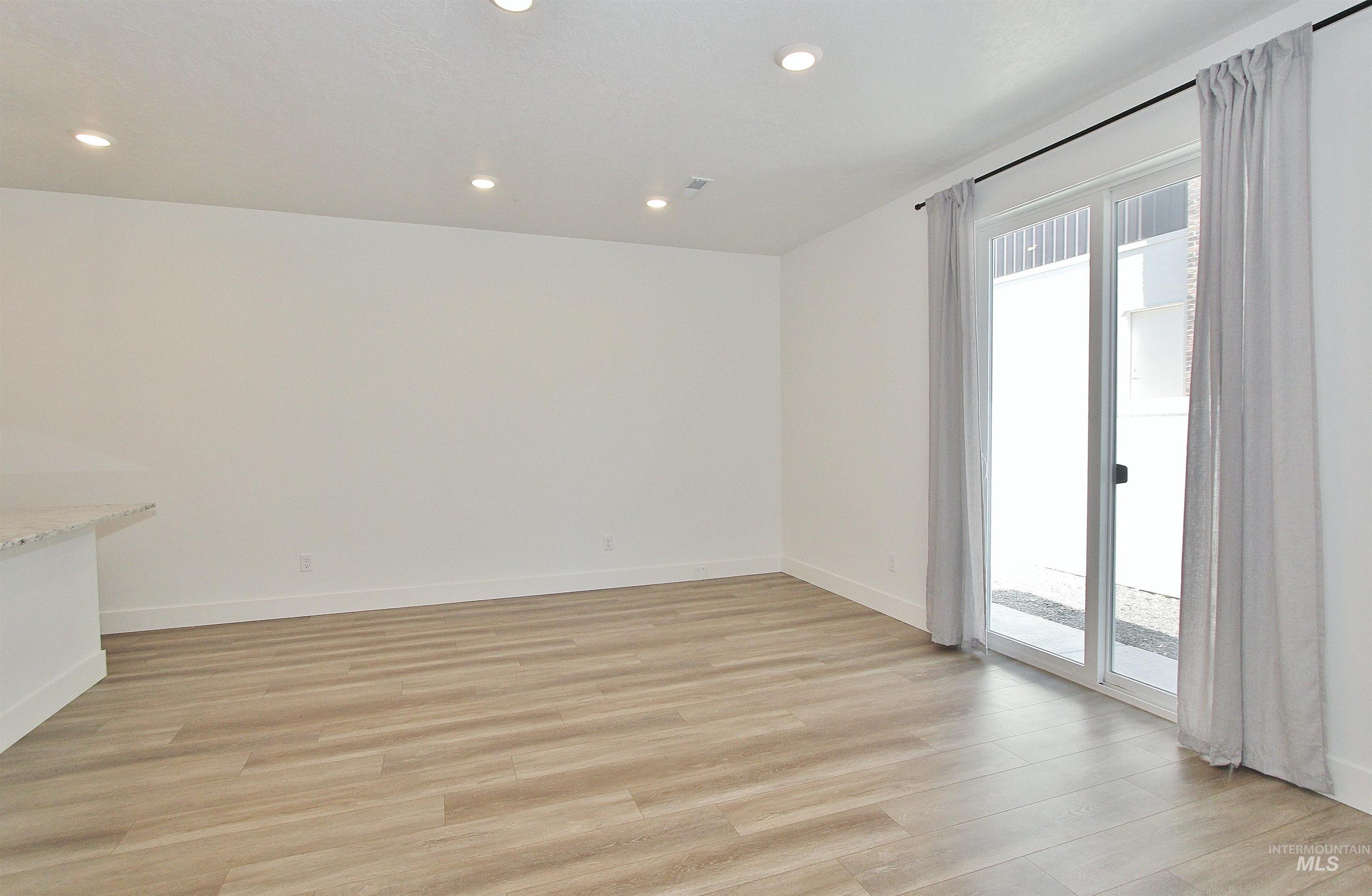 5044 E Woodward Ln, Nampa, Idaho 83687, 2 Bedrooms, 2.5 Bathrooms, Residential For Sale, Price $339,900,MLS 98993383