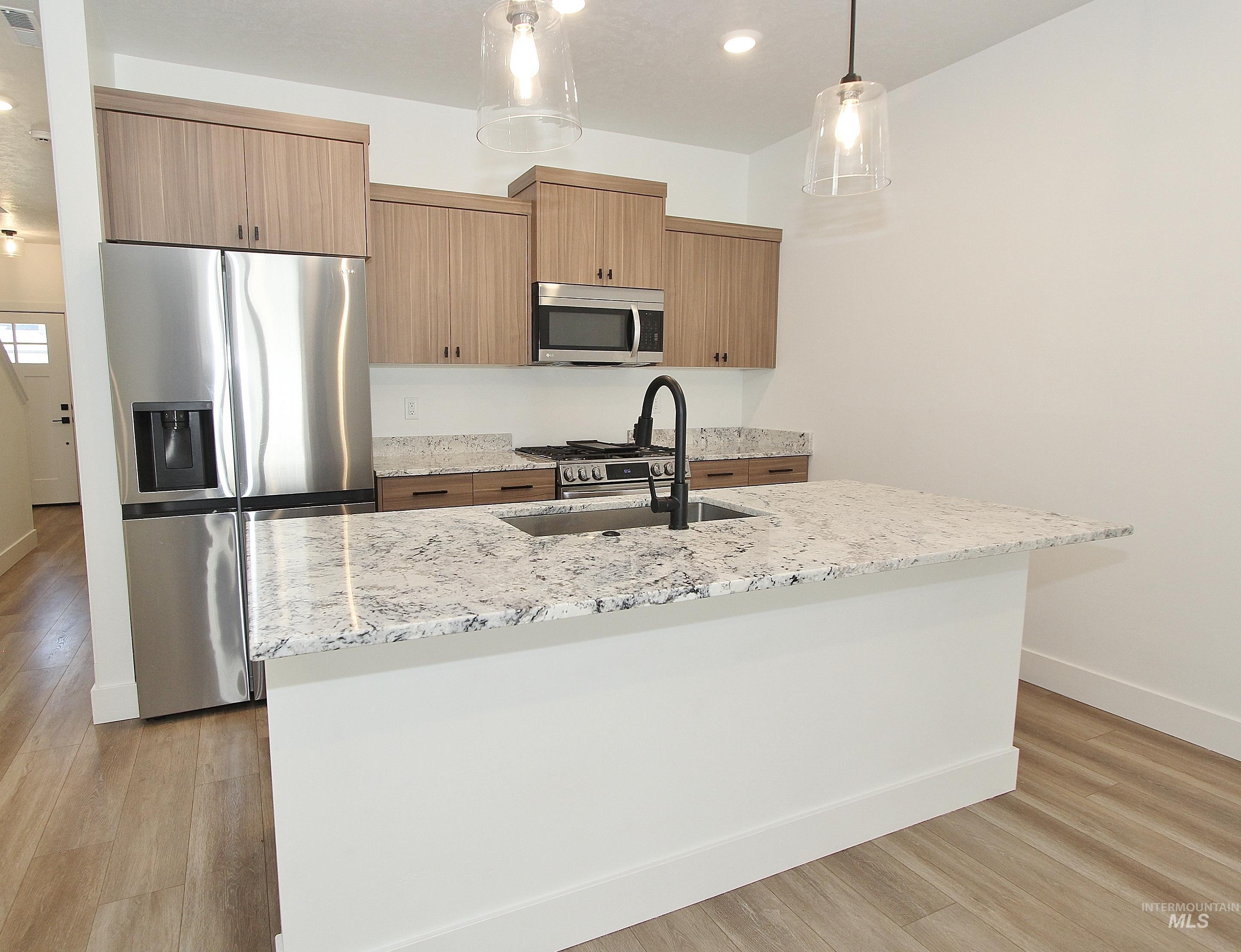 5044 E Woodward Ln, Nampa, Idaho 83687, 2 Bedrooms, 2.5 Bathrooms, Residential For Sale, Price $339,900,MLS 98993383