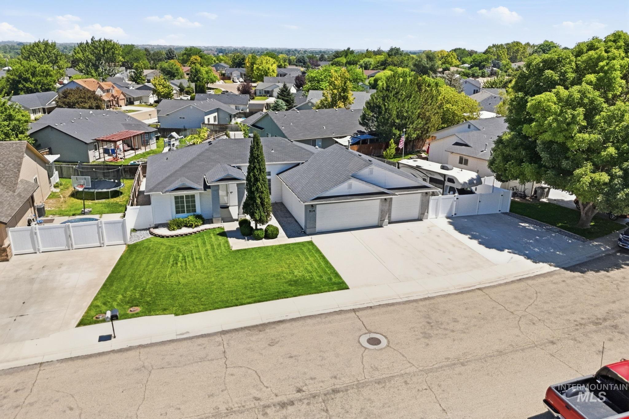 514 W Palmer Dr, Nampa, Idaho 83686, 4 Bedrooms, 2 Bathrooms, Residential For Sale, Price $440,000, 98993385