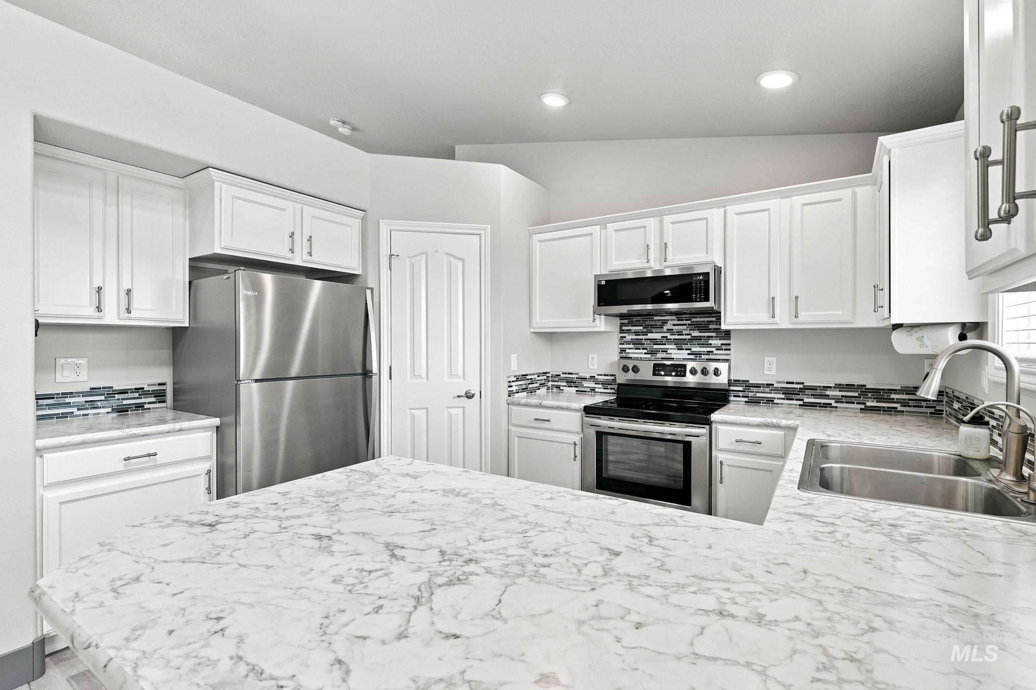 514 W Palmer Dr, Nampa, Idaho 83686, 4 Bedrooms, 2 Bathrooms, Residential For Sale, Price $440,000, 98993385