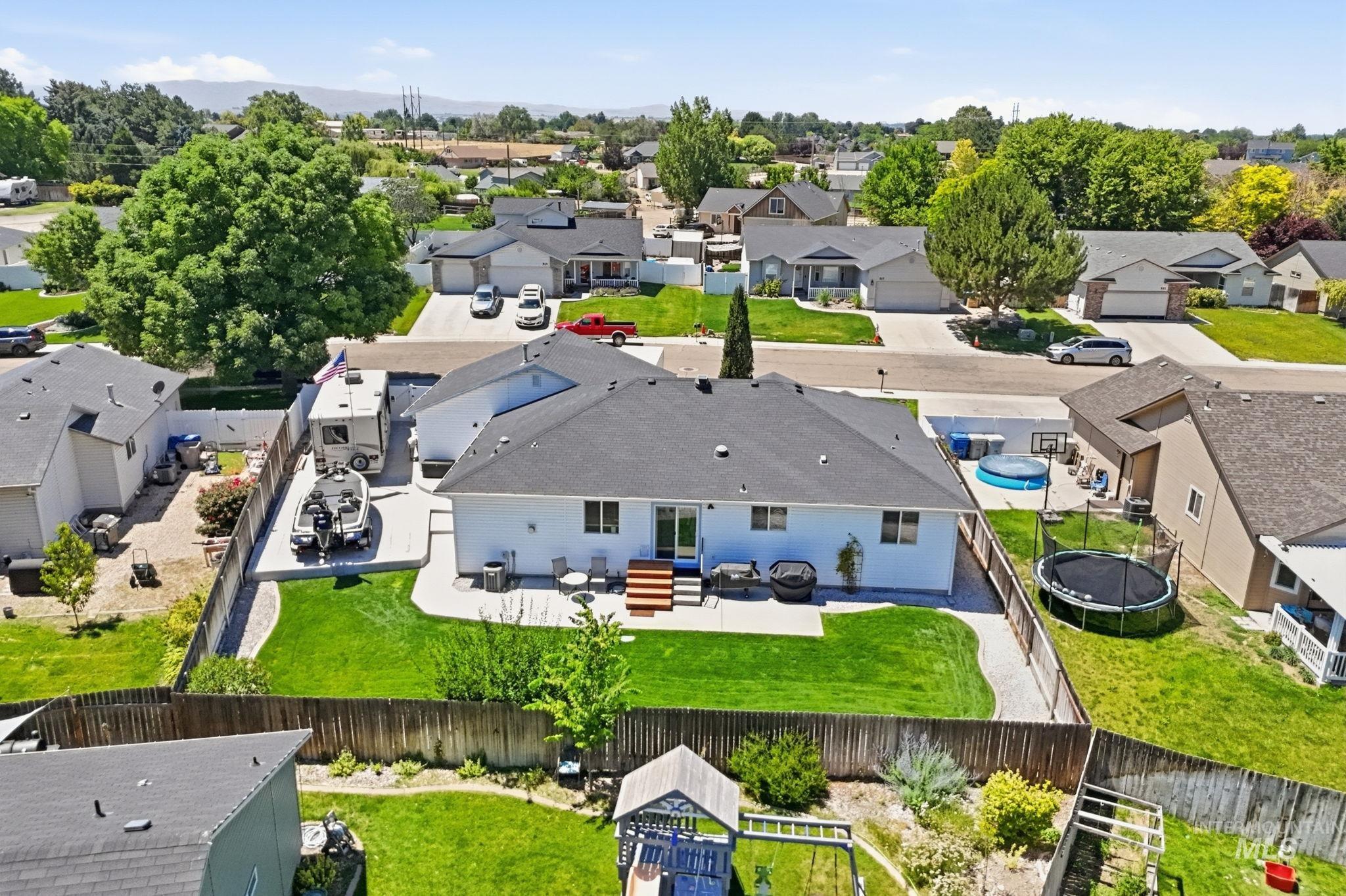 514 W Palmer Dr, Nampa, Idaho 83686, 4 Bedrooms, 2 Bathrooms, Residential For Sale, Price $440,000, 98993385