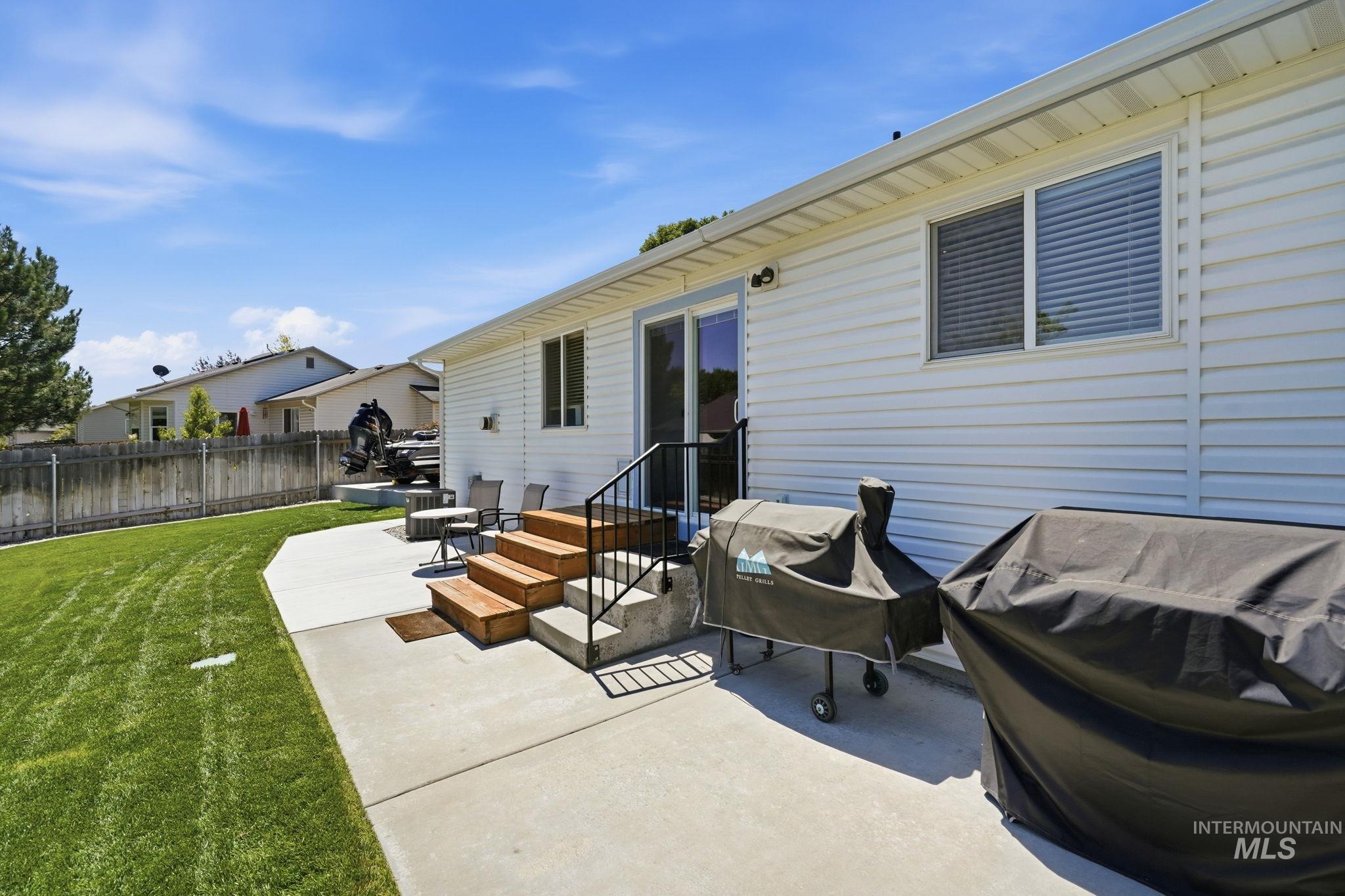 514 W Palmer Dr, Nampa, Idaho 83686, 4 Bedrooms, 2 Bathrooms, Residential For Sale, Price $440,000, 98993385