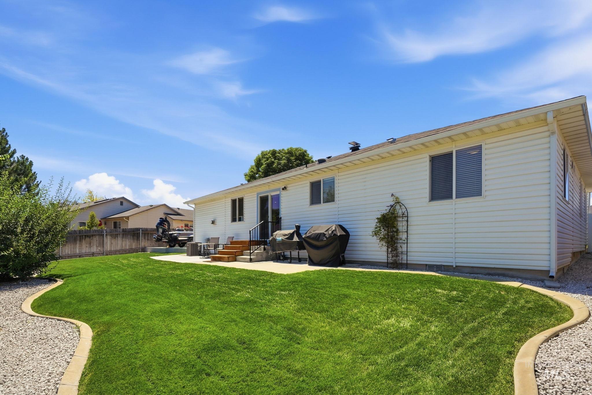 514 W Palmer Dr, Nampa, Idaho 83686, 4 Bedrooms, 2 Bathrooms, Residential For Sale, Price $440,000, 98993385