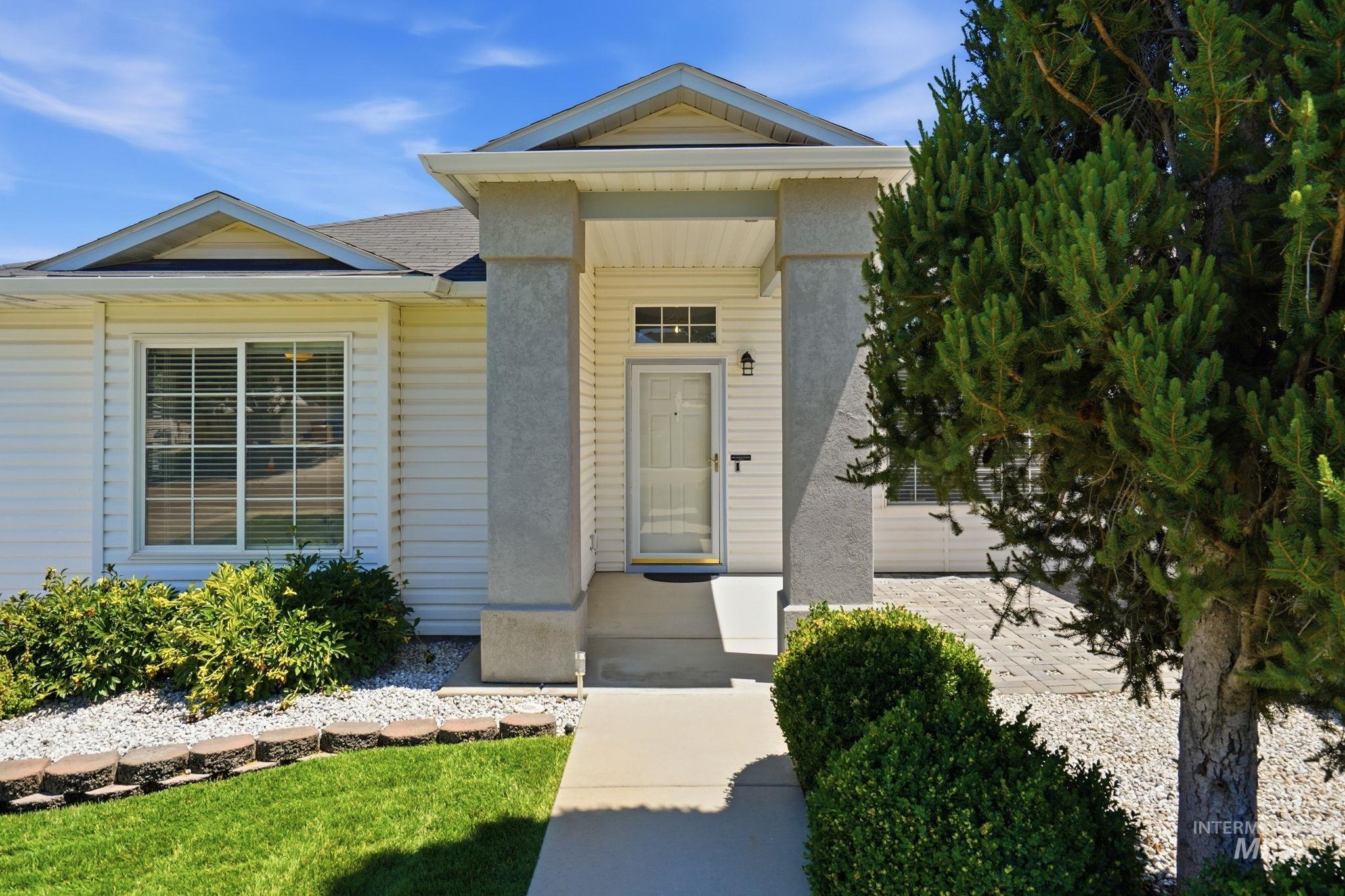 514 W Palmer Dr, Nampa, Idaho 83686, 4 Bedrooms, 2 Bathrooms, Residential For Sale, Price $440,000, 98993385