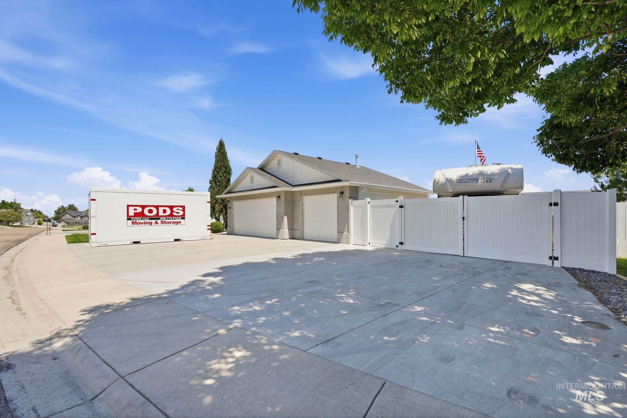514 W Palmer Dr, Nampa, Idaho 83686, 4 Bedrooms, 2 Bathrooms, Residential For Sale, Price $440,000, 98993385