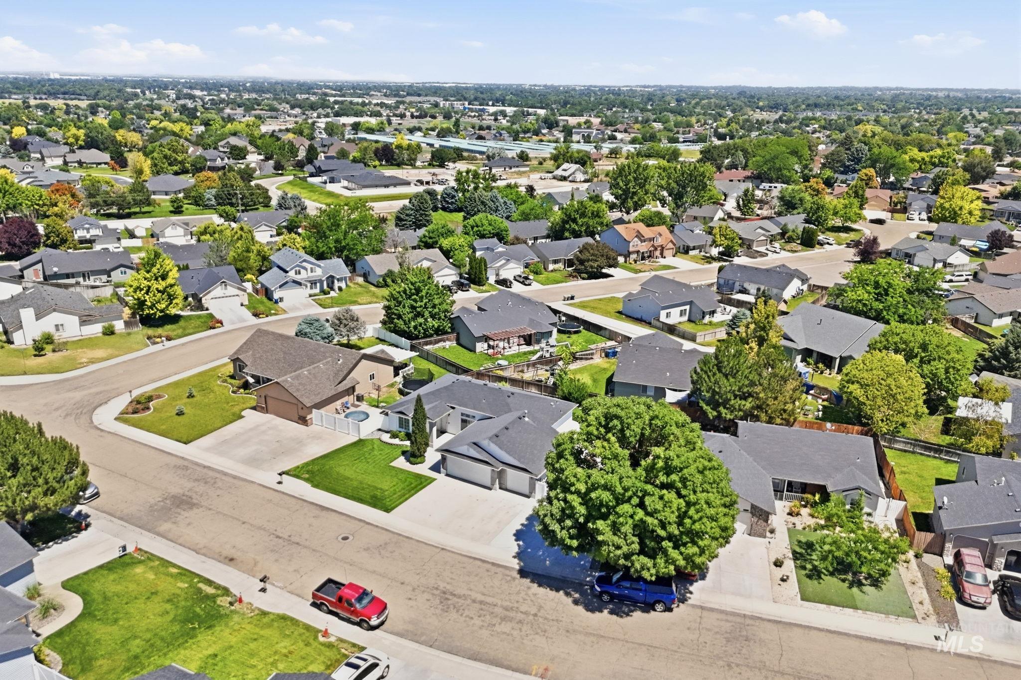 514 W Palmer Dr, Nampa, Idaho 83686, 4 Bedrooms, 2 Bathrooms, Residential For Sale, Price $440,000, 98993385