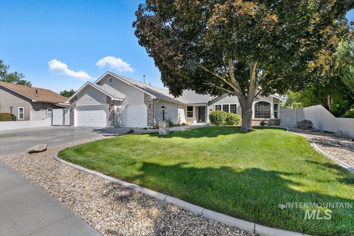 2142 W Lasher, Meridian, Idaho 83646-1300, 4 Bedrooms, 2 Bathrooms, Residential For Sale, Price $500,000, 98993387