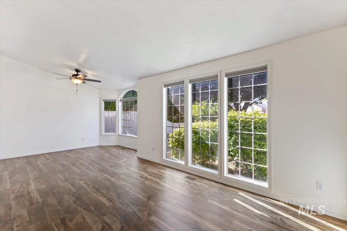 2142 W Lasher, Meridian, Idaho 83646-1300, 4 Bedrooms, 2 Bathrooms, Residential For Sale, Price $500,000, 98993387