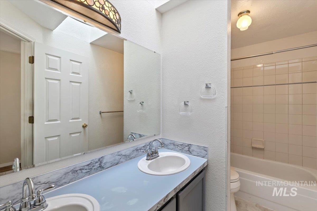 2142 W Lasher, Meridian, Idaho 83646-1300, 4 Bedrooms, 2 Bathrooms, Residential For Sale, Price $500,000, 98993387
