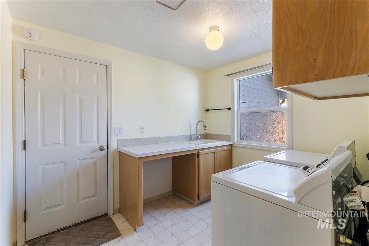 2142 W Lasher, Meridian, Idaho 83646-1300, 4 Bedrooms, 2 Bathrooms, Residential For Sale, Price $500,000, 98993387