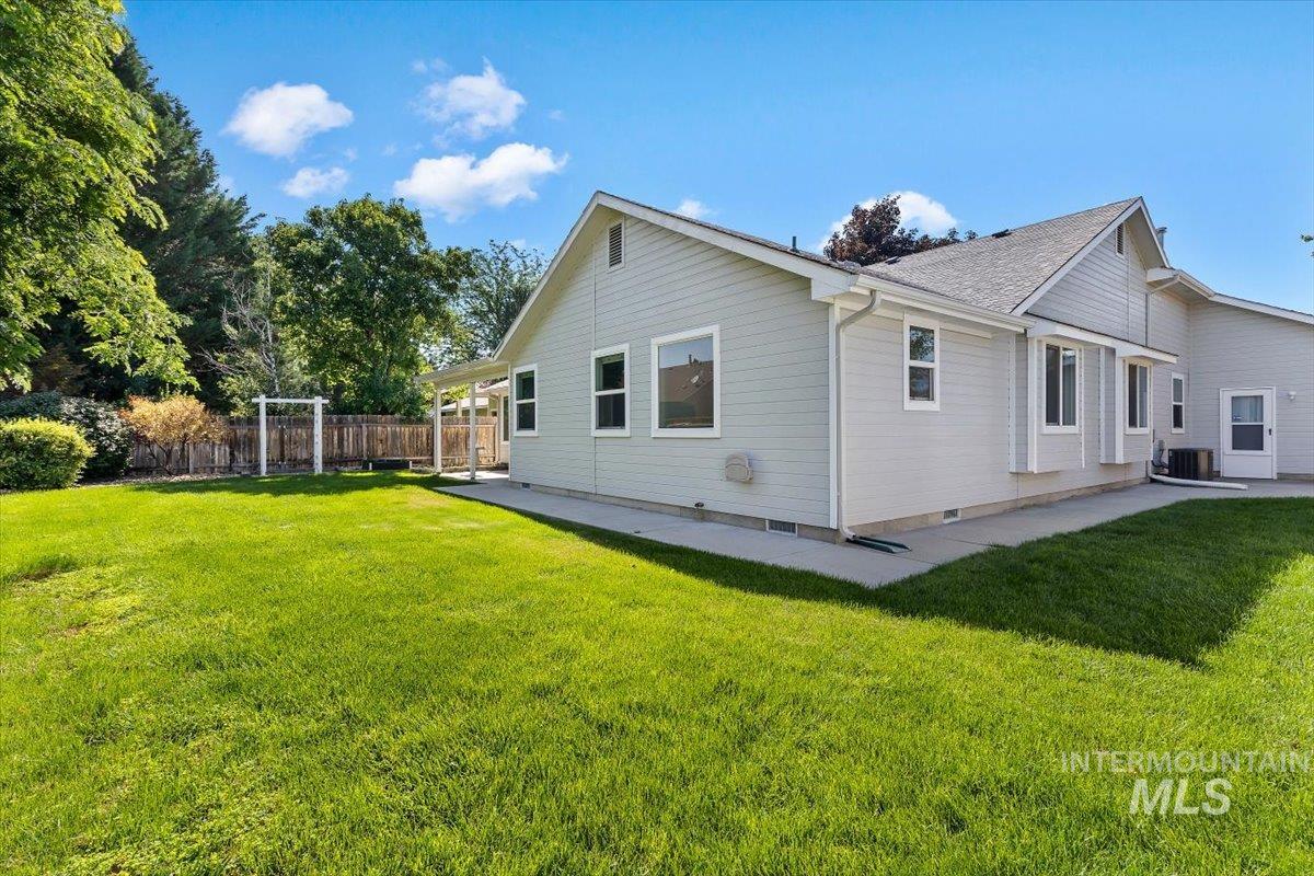 2142 W Lasher, Meridian, Idaho 83646-1300, 4 Bedrooms, 2 Bathrooms, Residential For Sale, Price $500,000, 98993387