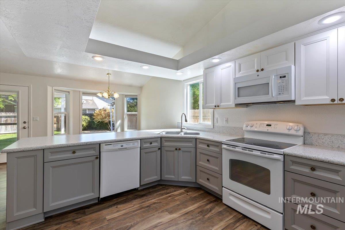2142 W Lasher, Meridian, Idaho 83646-1300, 4 Bedrooms, 2 Bathrooms, Residential For Sale, Price $500,000, 98993387