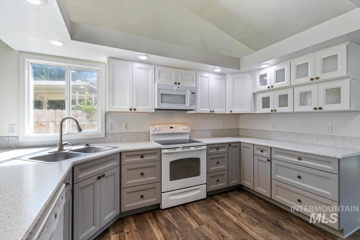 2142 W Lasher, Meridian, Idaho 83646-1300, 4 Bedrooms, 2 Bathrooms, Residential For Sale, Price $500,000, 98993387