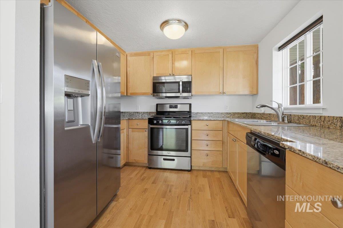307 W Village, Boise, Idaho 83702, 2 Bedrooms, 2 Bathrooms, Residential For Sale, Price $425,000, 98993388