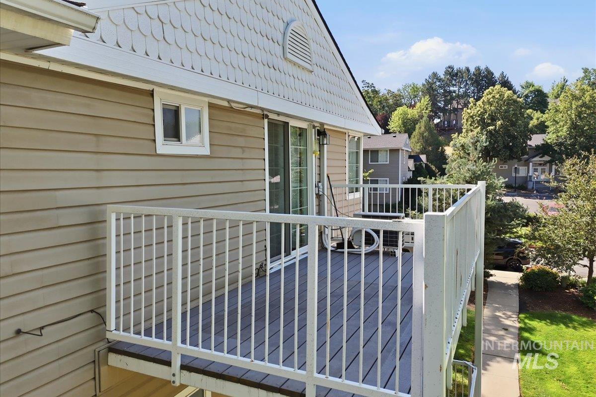 307 W Village, Boise, Idaho 83702, 2 Bedrooms, 2 Bathrooms, Residential For Sale, Price $425,000, 98993388