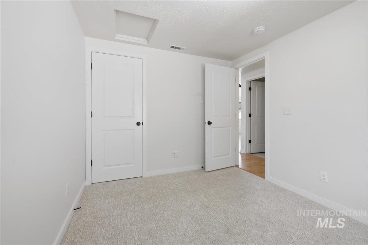 307 W Village, Boise, Idaho 83702, 2 Bedrooms, 2 Bathrooms, Residential For Sale, Price $425,000, 98993388