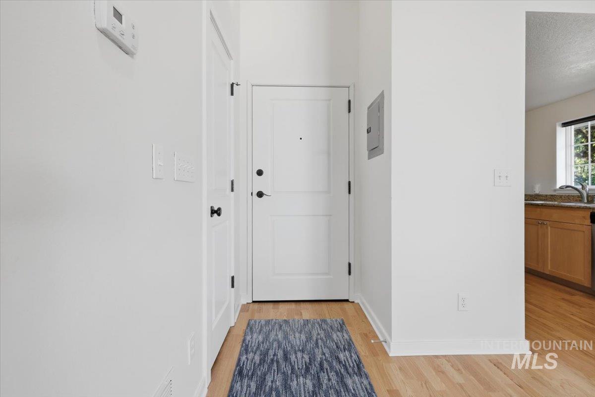 307 W Village, Boise, Idaho 83702, 2 Bedrooms, 2 Bathrooms, Residential For Sale, Price $425,000, 98993388