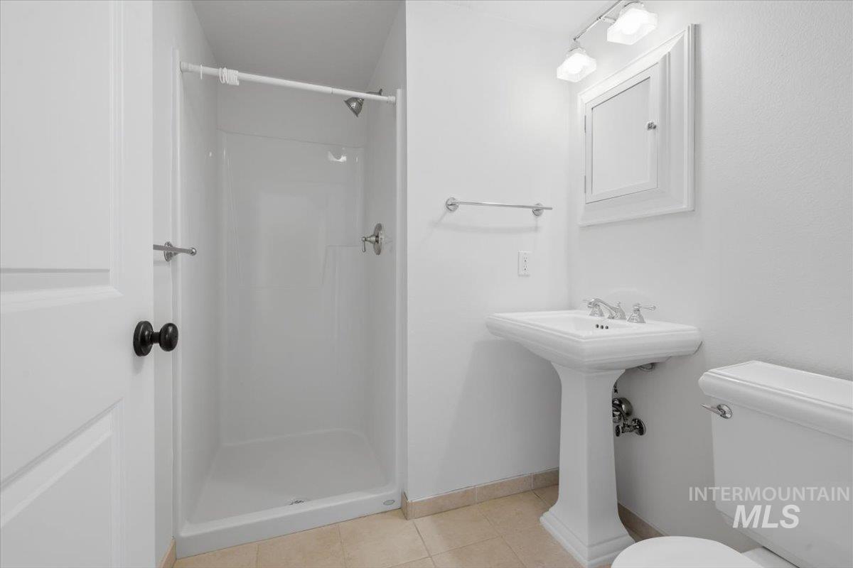 307 W Village, Boise, Idaho 83702, 2 Bedrooms, 2 Bathrooms, Residential For Sale, Price $425,000, 98993388