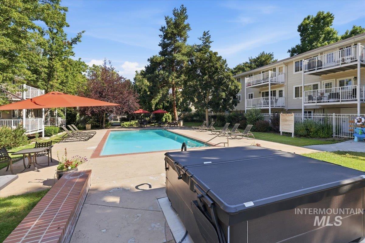 307 W Village, Boise, Idaho 83702, 2 Bedrooms, 2 Bathrooms, Residential For Sale, Price $425,000, 98993388