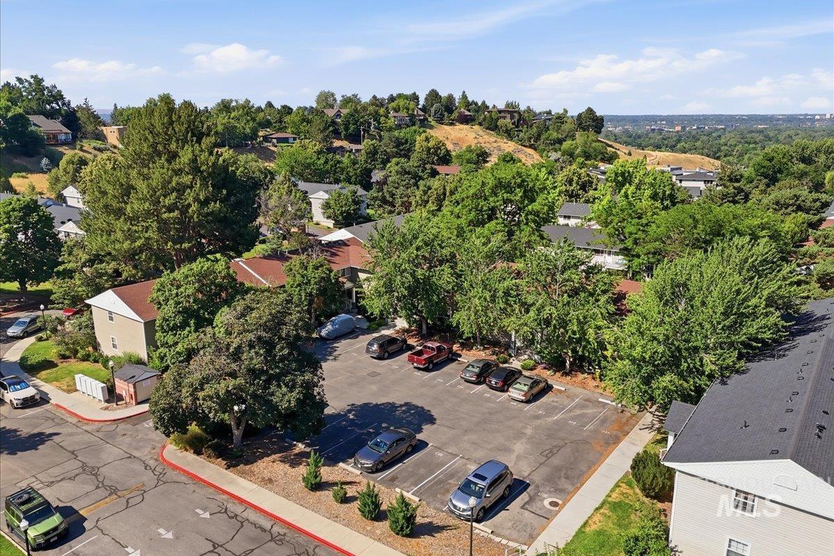 307 W Village, Boise, Idaho 83702, 2 Bedrooms, 2 Bathrooms, Residential For Sale, Price $425,000, 98993388