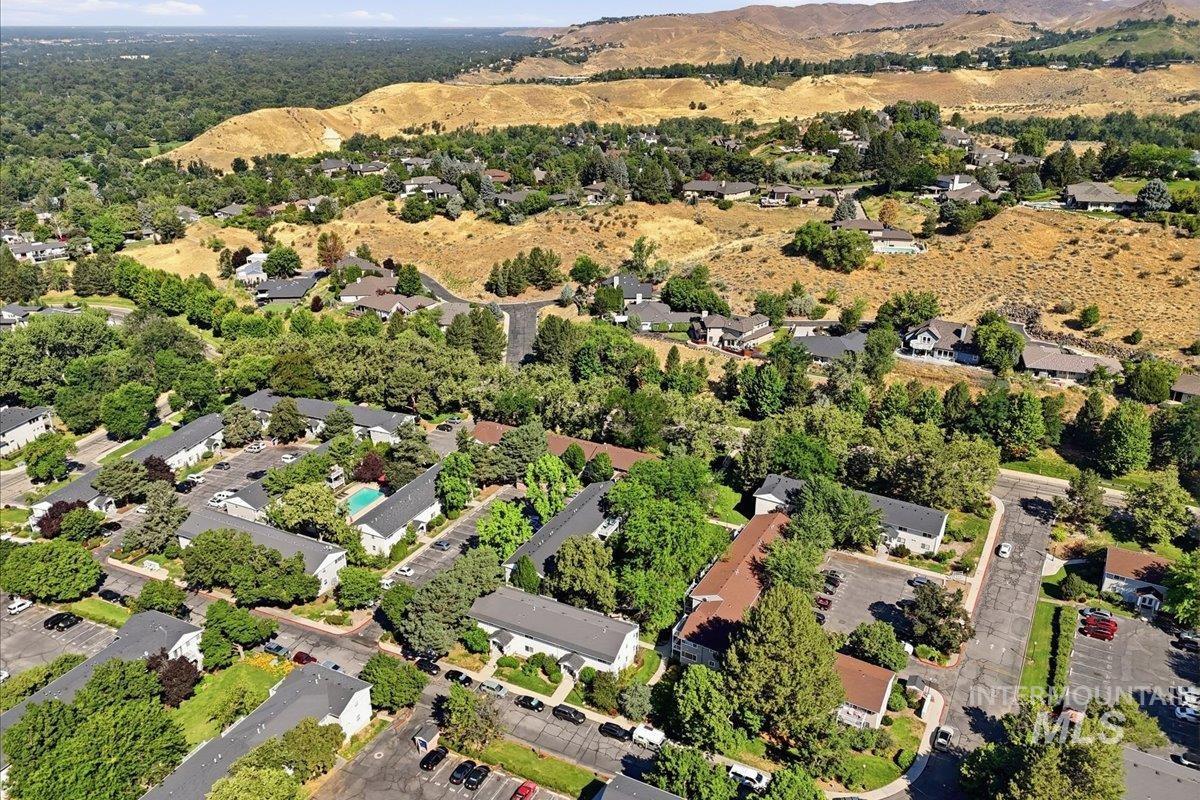 307 W Village, Boise, Idaho 83702, 2 Bedrooms, 2 Bathrooms, Residential For Sale, Price $425,000, 98993388