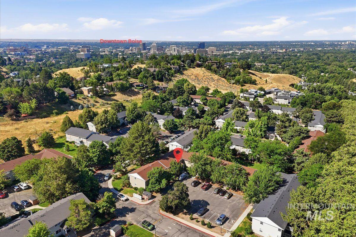307 W Village, Boise, Idaho 83702, 2 Bedrooms, 2 Bathrooms, Residential For Sale, Price $425,000, 98993388