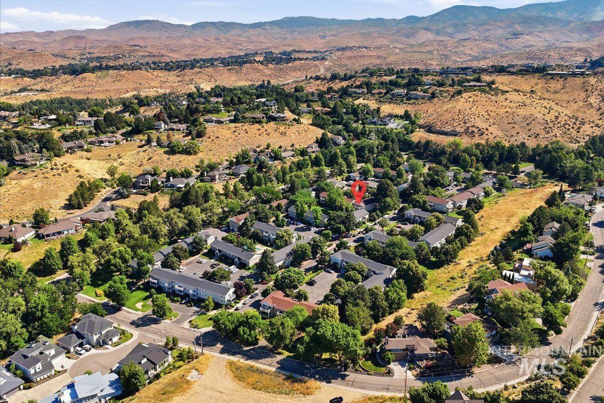 307 W Village, Boise, Idaho 83702, 2 Bedrooms, 2 Bathrooms, Residential For Sale, Price $425,000, 98993388