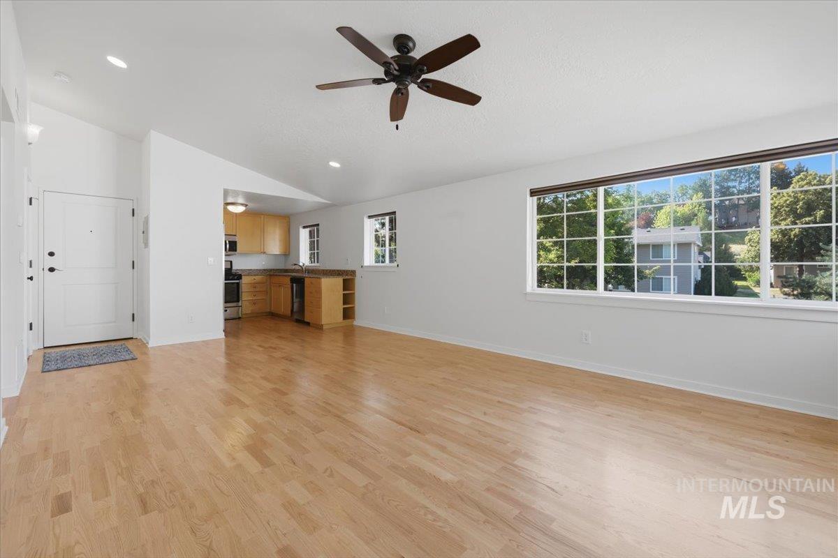 307 W Village, Boise, Idaho 83702, 2 Bedrooms, 2 Bathrooms, Residential For Sale, Price $425,000, 98993388