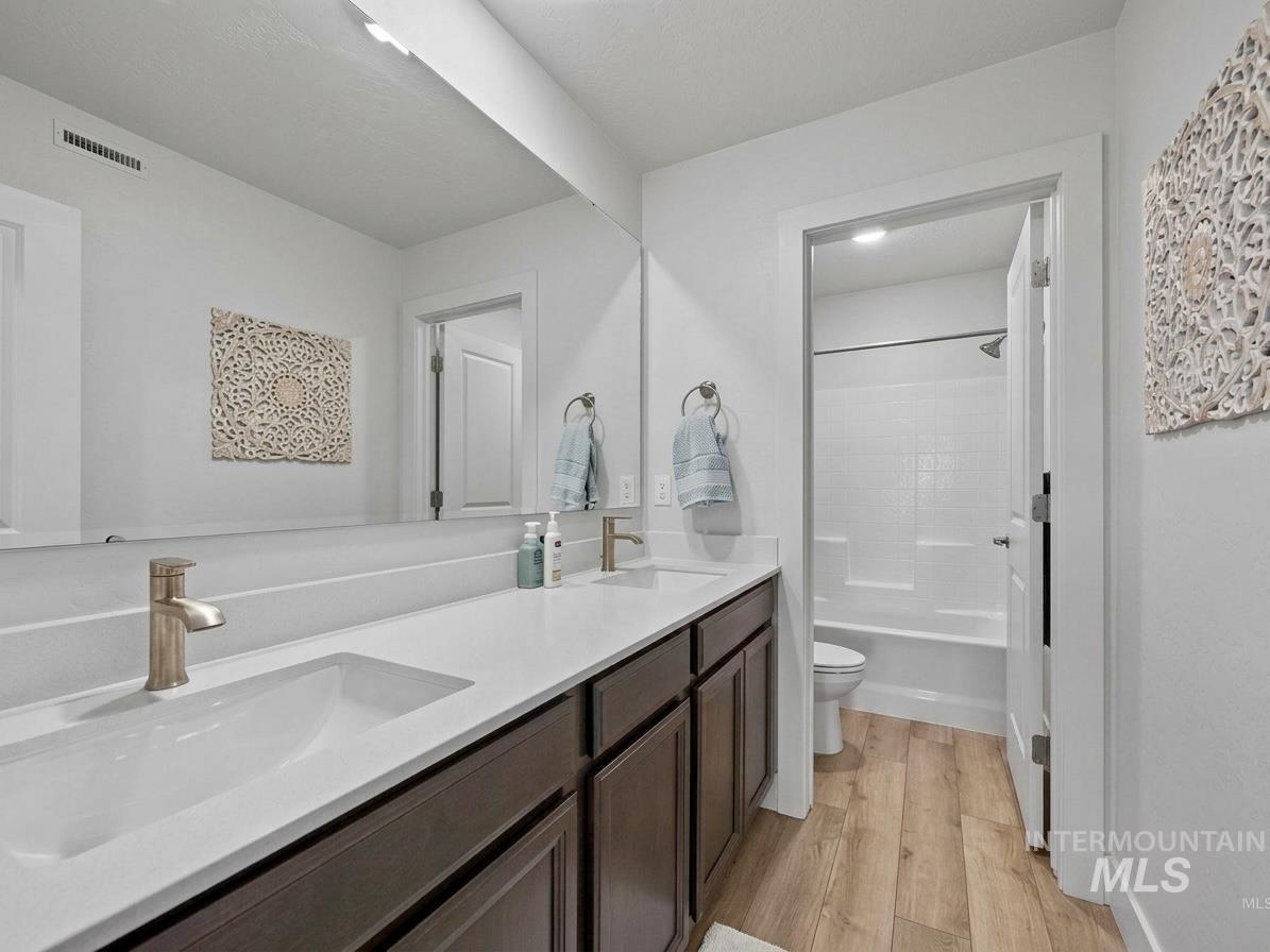 3282 E Mossy Cove St, Nampa, Idaho 83686, 4 Bedrooms, 2.5 Bathrooms, Residential For Sale, Price $514,900, 98993390
