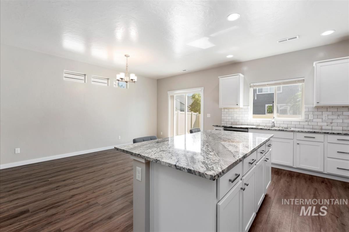 3374 S Glacier Bay Ave, Meridian, Idaho 83642, 3 Bedrooms, 2.5 Bathrooms, Residential For Sale, Price $480,000,MLS 98993391
