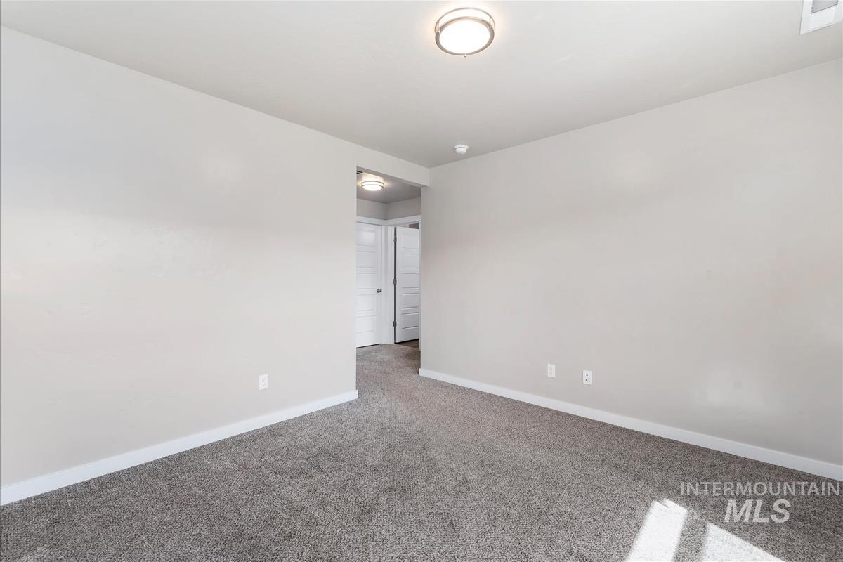 3374 S Glacier Bay Ave, Meridian, Idaho 83642, 3 Bedrooms, 2.5 Bathrooms, Residential For Sale, Price $480,000,MLS 98993391