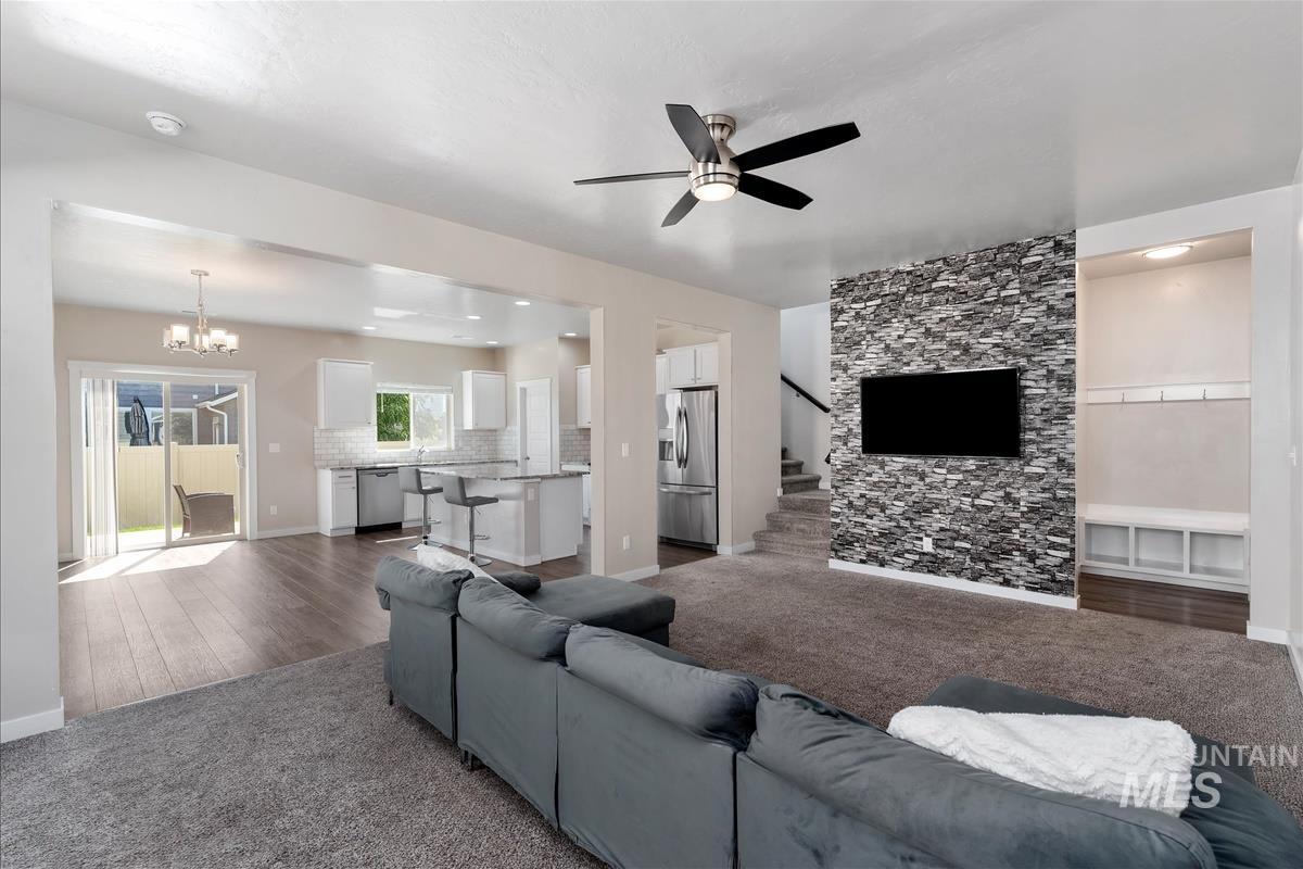 3374 S Glacier Bay Ave, Meridian, Idaho 83642, 3 Bedrooms, 2.5 Bathrooms, Residential For Sale, Price $480,000,MLS 98993391