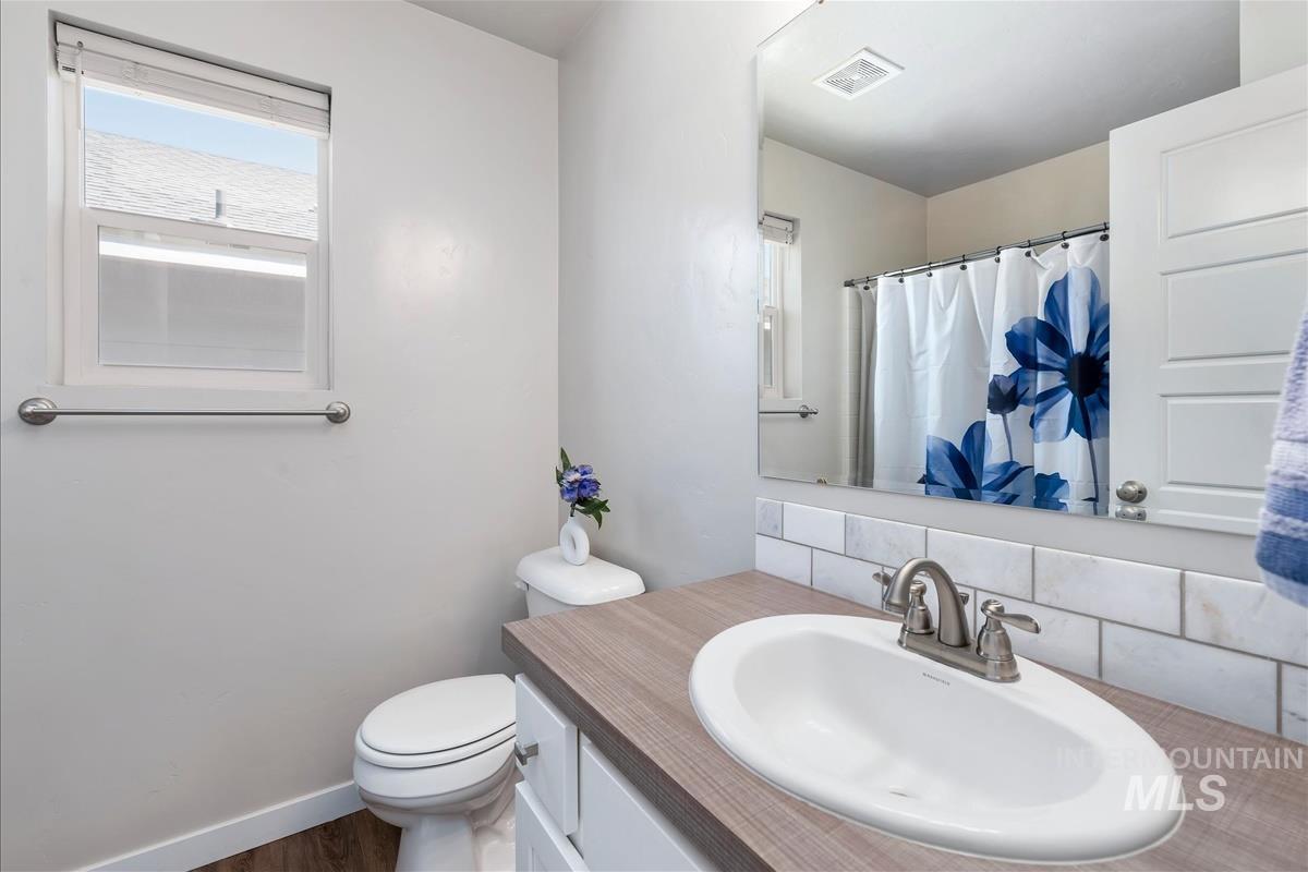3374 S Glacier Bay Ave, Meridian, Idaho 83642, 3 Bedrooms, 2.5 Bathrooms, Residential For Sale, Price $480,000,MLS 98993391
