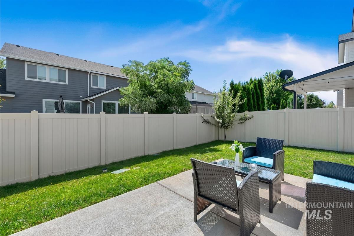 3374 S Glacier Bay Ave, Meridian, Idaho 83642, 3 Bedrooms, 2.5 Bathrooms, Residential For Sale, Price $480,000,MLS 98993391