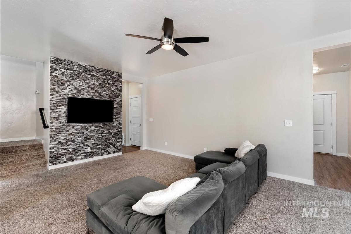 3374 S Glacier Bay Ave, Meridian, Idaho 83642, 3 Bedrooms, 2.5 Bathrooms, Residential For Sale, Price $480,000,MLS 98993391